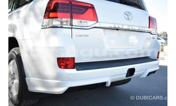 Sayi Imported Toyota Land Cruiser White Mota in Import - Dubai a Burkina Faso Sayi Imported Toyota Land Cruiser White Mota in Import - Dubai a Burkina Faso