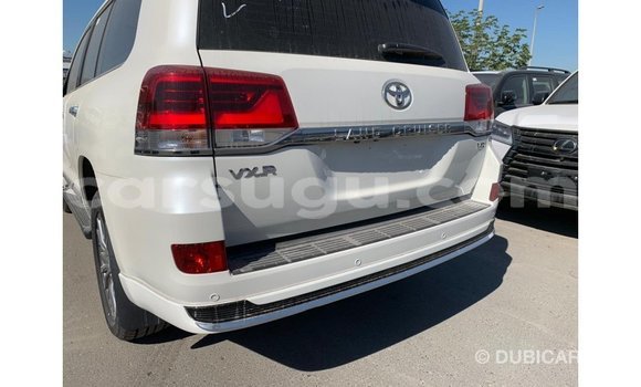Buy Import Toyota Land Cruiser White Car in Import - Dubai in Burkina Faso Buy Import Toyota Land Cruiser White Car in Import - Dubai in Burkina Faso