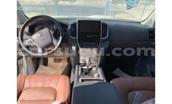 Buy Import Toyota Land Cruiser White Car in Import - Dubai in Burkina Faso Buy Import Toyota Land Cruiser White Car in Import - Dubai in Burkina Faso