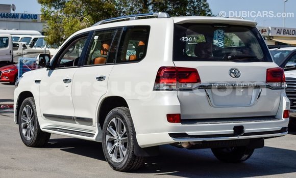 Buy Import Toyota Land Cruiser White Car in Import - Dubai in Burkina Faso Buy Import Toyota Land Cruiser White Car in Import - Dubai in Burkina Faso