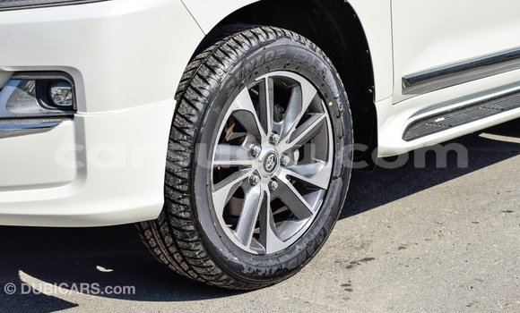 Buy Import Toyota Land Cruiser White Car in Import - Dubai in Burkina Faso Buy Import Toyota Land Cruiser White Car in Import - Dubai in Burkina Faso