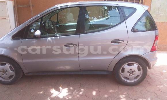 Acheter Neuf Voiture Mercedes-Benz 190 Gris à Ouagadougou, Burkina-Faso Acheter Neuf Voiture Mercedes-Benz 190 Gris à Ouagadougou, Burkina-Faso