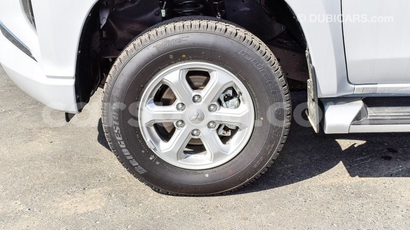 Big with watermark mitsubishi l200 burkina faso import dubai 5289