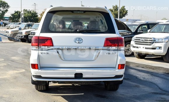 Buy Import Toyota Land Cruiser White Car in Import - Dubai in Burkina Faso Buy Import Toyota Land Cruiser White Car in Import - Dubai in Burkina Faso