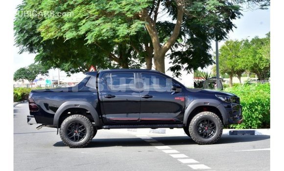 Sayi Imported Toyota Hilux Black Mota in Import - Dubai a Burkina Faso Sayi Imported Toyota Hilux Black Mota in Import - Dubai a Burkina Faso