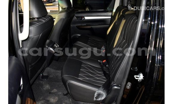 Sayi Imported Toyota Hilux Black Mota in Import - Dubai a Burkina Faso Sayi Imported Toyota Hilux Black Mota in Import - Dubai a Burkina Faso