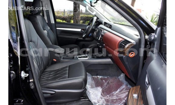 Sayi Imported Toyota Hilux Black Mota in Import - Dubai a Burkina Faso Sayi Imported Toyota Hilux Black Mota in Import - Dubai a Burkina Faso