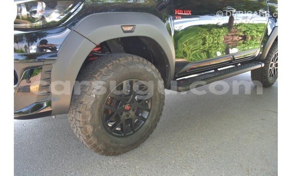 Sayi Imported Toyota Hilux Black Mota in Import - Dubai a Burkina Faso Sayi Imported Toyota Hilux Black Mota in Import - Dubai a Burkina Faso