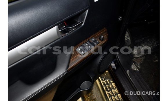 Sayi Imported Toyota Hilux Black Mota in Import - Dubai a Burkina Faso Sayi Imported Toyota Hilux Black Mota in Import - Dubai a Burkina Faso