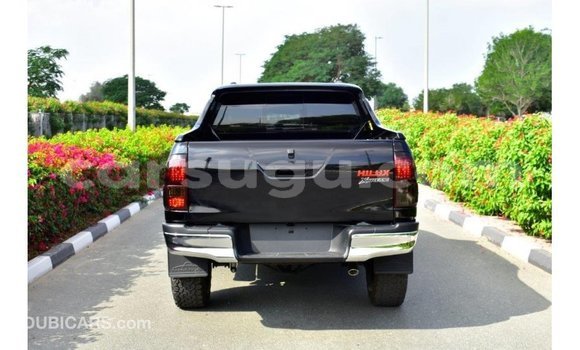 Sayi Imported Toyota Hilux Black Mota in Import - Dubai a Burkina Faso Sayi Imported Toyota Hilux Black Mota in Import - Dubai a Burkina Faso