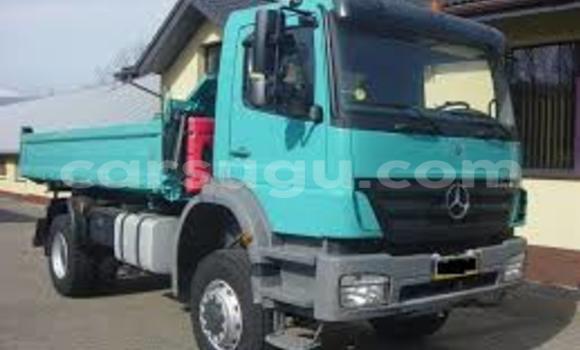 Acheter Neuf Voiture Mercedes-Benz Esprit Bleu à Ouagadougou, Burkina-Faso Acheter Neuf Voiture Mercedes-Benz Esprit Bleu à Ouagadougou, Burkina-Faso