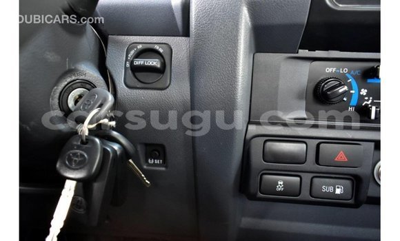 Sayi Imported Toyota Land Cruiser Red Mota in Import - Dubai a Burkina Faso Sayi Imported Toyota Land Cruiser Red Mota in Import - Dubai a Burkina Faso