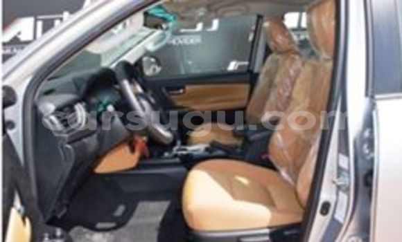 Acheter Neuf Voiture Toyota 4Runner Noir à Ouagadougou, Burkina-Faso Acheter Neuf Voiture Toyota 4Runner Noir à Ouagadougou, Burkina-Faso