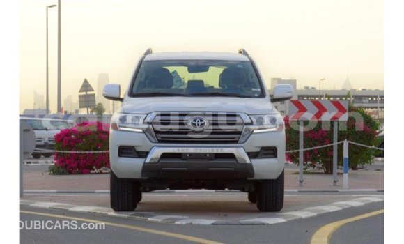 Buy Import Toyota Land Cruiser White Car in Import - Dubai in Burkina Faso Buy Import Toyota Land Cruiser White Car in Import - Dubai in Burkina Faso