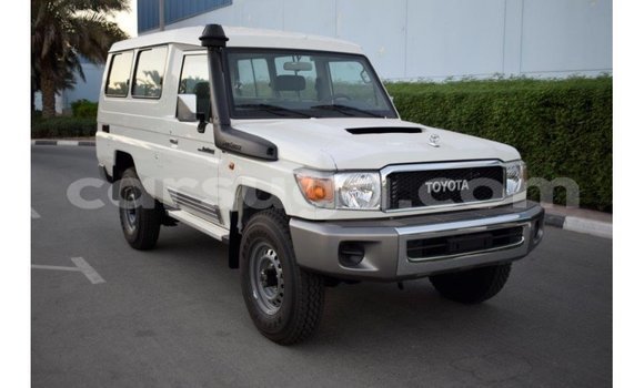 Buy Import Toyota Land Cruiser White Car in Import - Dubai in Burkina Faso Buy Import Toyota Land Cruiser White Car in Import - Dubai in Burkina Faso