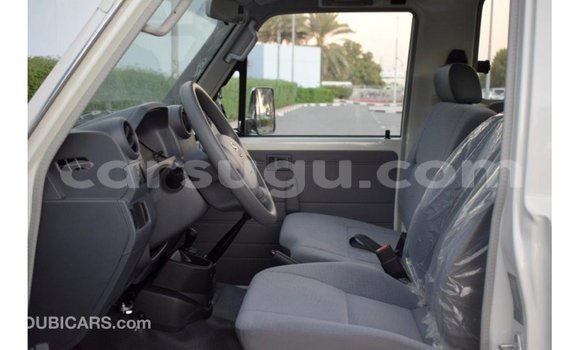 Buy Import Toyota Land Cruiser White Car in Import - Dubai in Burkina Faso Buy Import Toyota Land Cruiser White Car in Import - Dubai in Burkina Faso