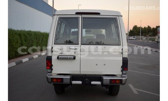 Buy Import Toyota Land Cruiser White Car in Import - Dubai in Burkina Faso Buy Import Toyota Land Cruiser White Car in Import - Dubai in Burkina Faso