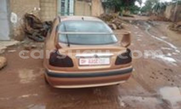 Acheter Neuf Voiture Mitsubishi Carisma Marron à Ouagadougou, Burkina-Faso Acheter Neuf Voiture Mitsubishi Carisma Marron à Ouagadougou, Burkina-Faso