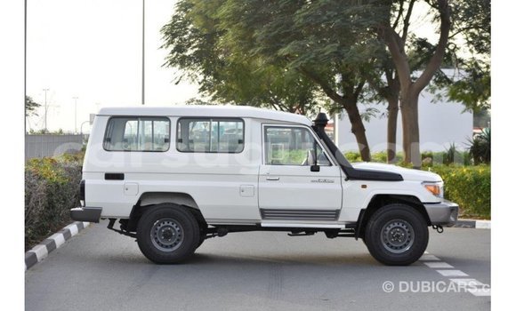 Buy Import Toyota Land Cruiser White Car in Import - Dubai in Burkina Faso Buy Import Toyota Land Cruiser White Car in Import - Dubai in Burkina Faso