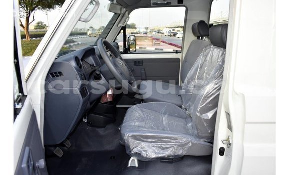 Buy Import Toyota Land Cruiser White Car in Import - Dubai in Burkina Faso Buy Import Toyota Land Cruiser White Car in Import - Dubai in Burkina Faso