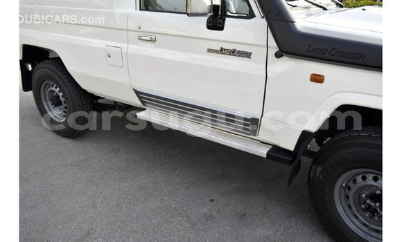 Buy Import Toyota Land Cruiser White Car in Import - Dubai in Burkina Faso Buy Import Toyota Land Cruiser White Car in Import - Dubai in Burkina Faso