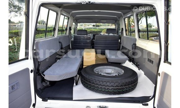 Buy Import Toyota Land Cruiser White Car in Import - Dubai in Burkina Faso Buy Import Toyota Land Cruiser White Car in Import - Dubai in Burkina Faso