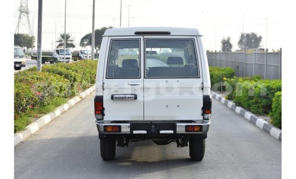 Buy Import Toyota Land Cruiser White Car in Import - Dubai in Burkina Faso Buy Import Toyota Land Cruiser White Car in Import - Dubai in Burkina Faso