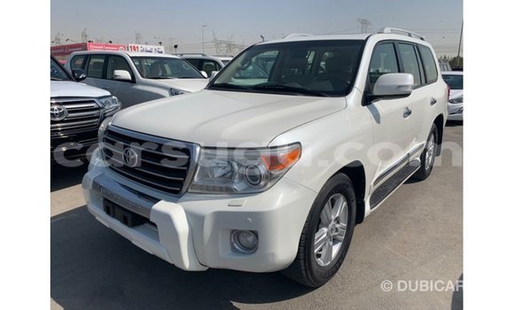 Sayi Imported Toyota Land Cruiser White Mota in Import - Dubai a Burkina Faso Sayi Imported Toyota Land Cruiser White Mota in Import - Dubai a Burkina Faso