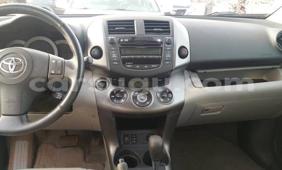 Acheter Neuf Voiture Toyota RAV4 Blanc à Ouagadougou, Burkina-Faso Acheter Neuf Voiture Toyota RAV4 Blanc à Ouagadougou, Burkina-Faso