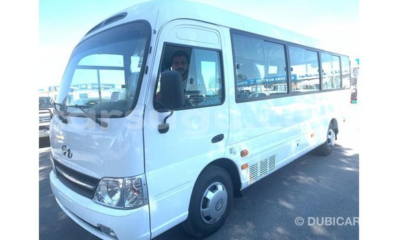 Acheter Import Voiture Hyundai Accent Blanc à Import - Dubai, Burkina-Faso Acheter Import Voiture Hyundai Accent Blanc à Import - Dubai, Burkina-Faso