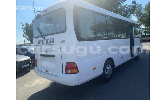 Acheter Import Voiture Hyundai Accent Blanc à Import - Dubai, Burkina-Faso Acheter Import Voiture Hyundai Accent Blanc à Import - Dubai, Burkina-Faso