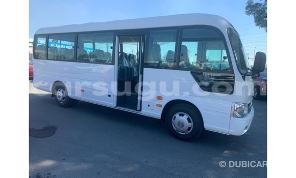 Acheter Import Voiture Hyundai Accent Blanc à Import - Dubai, Burkina-Faso Acheter Import Voiture Hyundai Accent Blanc à Import - Dubai, Burkina-Faso