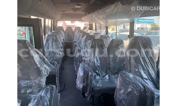 Acheter Import Voiture Hyundai Accent Blanc à Import - Dubai, Burkina-Faso Acheter Import Voiture Hyundai Accent Blanc à Import - Dubai, Burkina-Faso