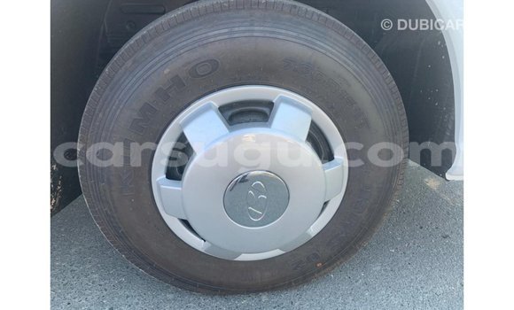 Acheter Import Voiture Hyundai Accent Blanc à Import - Dubai, Burkina-Faso Acheter Import Voiture Hyundai Accent Blanc à Import - Dubai, Burkina-Faso