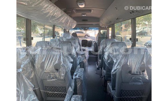 Acheter Import Voiture Hyundai Accent Blanc à Import - Dubai, Burkina-Faso Acheter Import Voiture Hyundai Accent Blanc à Import - Dubai, Burkina-Faso