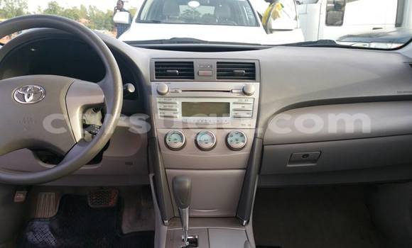 Acheter Neuf Voiture Toyota Camry Blanc à Ouagadougou, Burkina-Faso Acheter Neuf Voiture Toyota Camry Blanc à Ouagadougou, Burkina-Faso