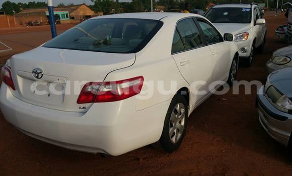 Acheter Neuf Voiture Toyota Camry Blanc à Ouagadougou, Burkina-Faso Acheter Neuf Voiture Toyota Camry Blanc à Ouagadougou, Burkina-Faso