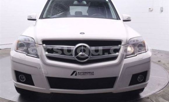 Acheter Neuf Voiture Mercedes-Benz 190 Blanc à Ouagadougou, Burkina-Faso Acheter Neuf Voiture Mercedes-Benz 190 Blanc à Ouagadougou, Burkina-Faso