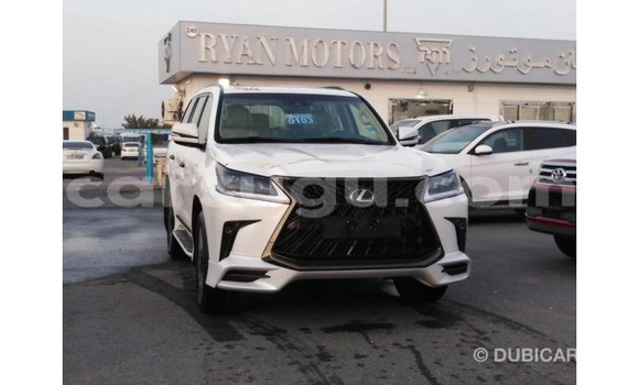 Sayi Imported Lexus LX White Mota in Import - Dubai a Burkina Faso Sayi Imported Lexus LX White Mota in Import - Dubai a Burkina Faso