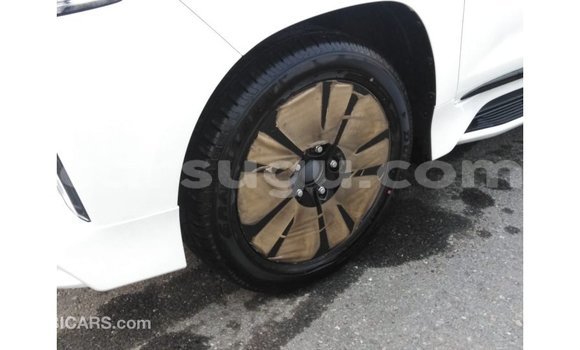 Sayi Imported Lexus LX White Mota in Import - Dubai a Burkina Faso Sayi Imported Lexus LX White Mota in Import - Dubai a Burkina Faso