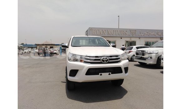 Acheter Import Voiture Toyota Hilux Blanc à Import - Dubai, Burkina-Faso Acheter Import Voiture Toyota Hilux Blanc à Import - Dubai, Burkina-Faso