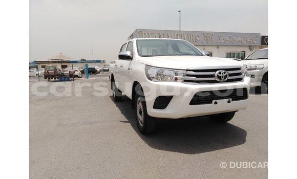 Acheter Import Voiture Toyota Hilux Blanc à Import - Dubai, Burkina-Faso Acheter Import Voiture Toyota Hilux Blanc à Import - Dubai, Burkina-Faso