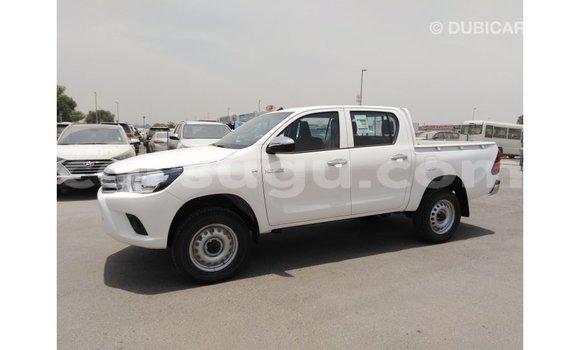 Acheter Import Voiture Toyota Hilux Blanc à Import - Dubai, Burkina-Faso Acheter Import Voiture Toyota Hilux Blanc à Import - Dubai, Burkina-Faso