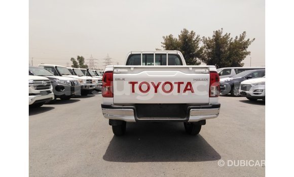 Acheter Import Voiture Toyota Hilux Blanc à Import - Dubai, Burkina-Faso Acheter Import Voiture Toyota Hilux Blanc à Import - Dubai, Burkina-Faso