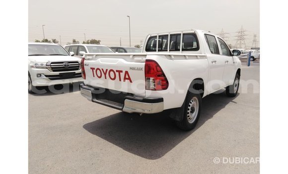 Acheter Import Voiture Toyota Hilux Blanc à Import - Dubai, Burkina-Faso Acheter Import Voiture Toyota Hilux Blanc à Import - Dubai, Burkina-Faso