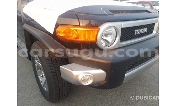 Acheter Import Voiture Toyota FJ Cruiser Noir à Import - Dubai, Burkina-Faso Acheter Import Voiture Toyota FJ Cruiser Noir à Import - Dubai, Burkina-Faso
