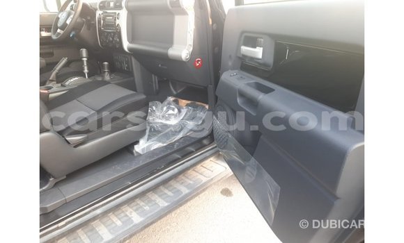 Acheter Import Voiture Toyota FJ Cruiser Noir à Import - Dubai, Burkina-Faso Acheter Import Voiture Toyota FJ Cruiser Noir à Import - Dubai, Burkina-Faso