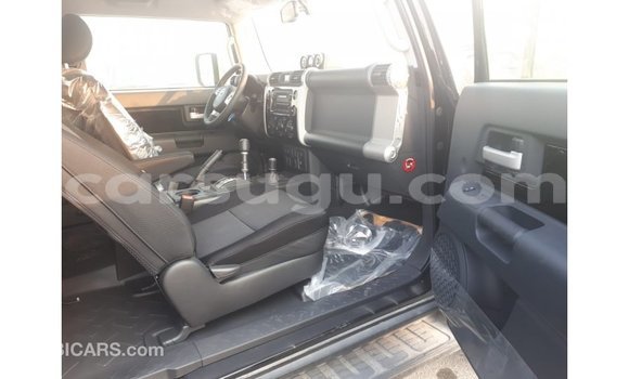 Acheter Import Voiture Toyota FJ Cruiser Noir à Import - Dubai, Burkina-Faso Acheter Import Voiture Toyota FJ Cruiser Noir à Import - Dubai, Burkina-Faso