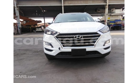 Acheter Import Voiture Hyundai Tucson Blanc à Import - Dubai, Burkina-Faso Acheter Import Voiture Hyundai Tucson Blanc à Import - Dubai, Burkina-Faso