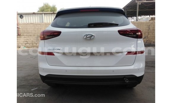 Acheter Import Voiture Hyundai Tucson Blanc à Import - Dubai, Burkina-Faso Acheter Import Voiture Hyundai Tucson Blanc à Import - Dubai, Burkina-Faso